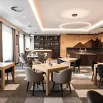 Hotel Arietes Marmont 4*