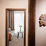 Arietes Marmont Hotel