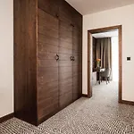 Arietes Marmont Hotel 4*