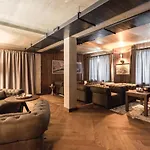 Arietes Marmont Hotel