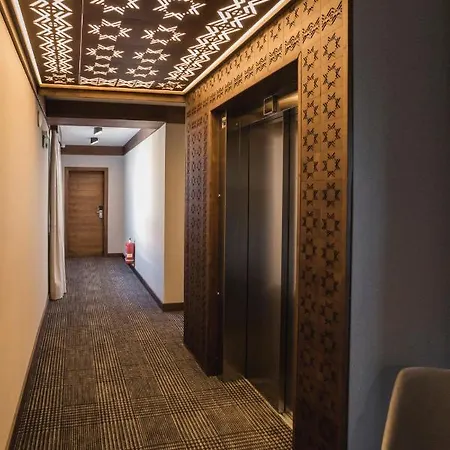 Arietes Marmont Hotel