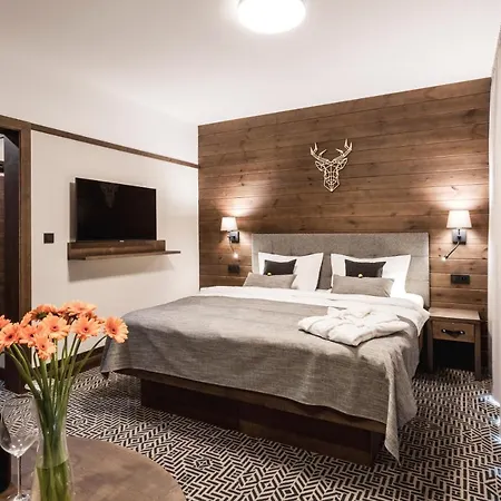 فندق Arietes Marmont 4*