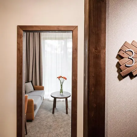 Arietes Marmont Hotel