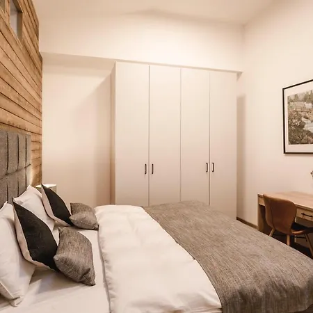 Hotel Arietes Marmont