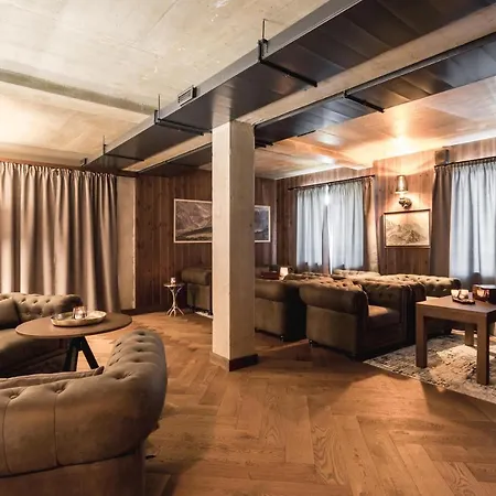 Arietes Marmont Hotel