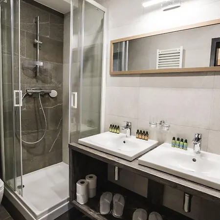 Arietes Marmont Hotel